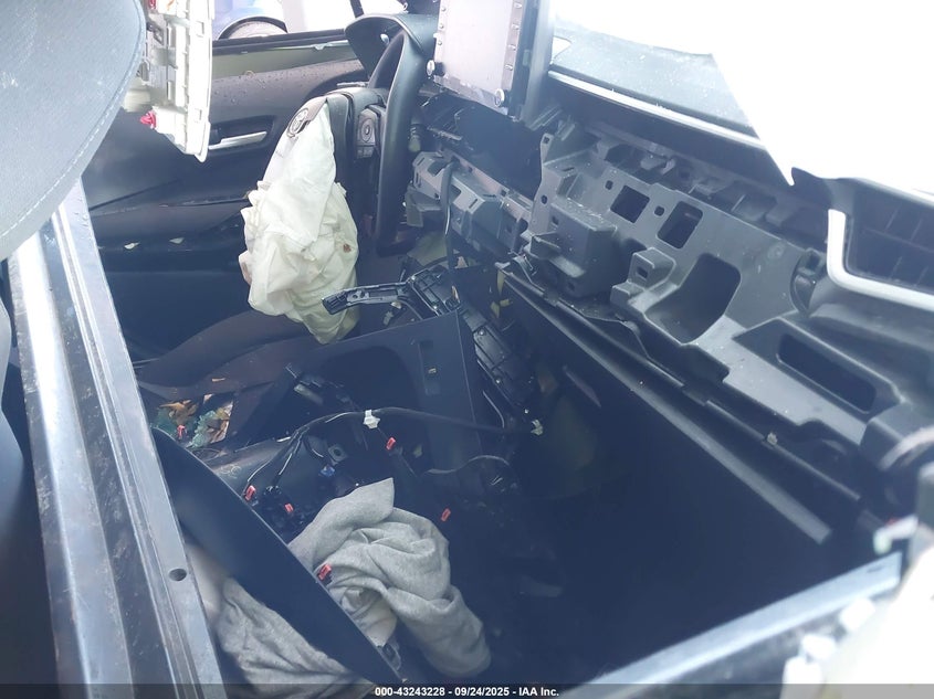 2020 TOYOTA COROLLA LE - 5YFEPRAE1LP093671