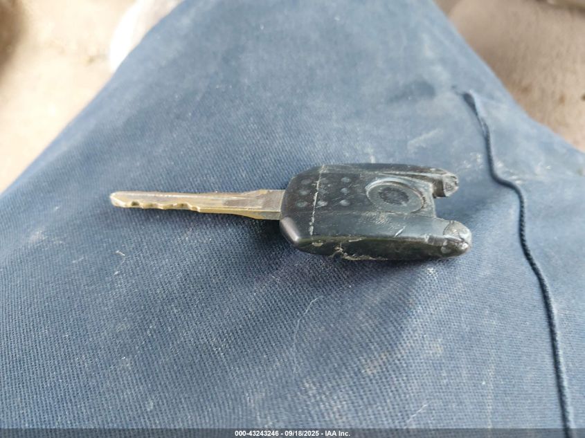 2005 Mercury Grand Marquis Ls/Lse VIN: 2MEFM75W25X661945 Lot: 43243246