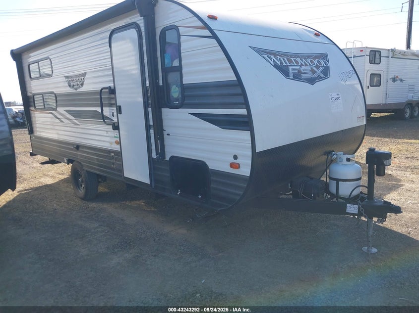 FOREST RIVER RVS 2022. Lot# 43243292. VIN 5ZT2WDGC8NN501015. Photo 1