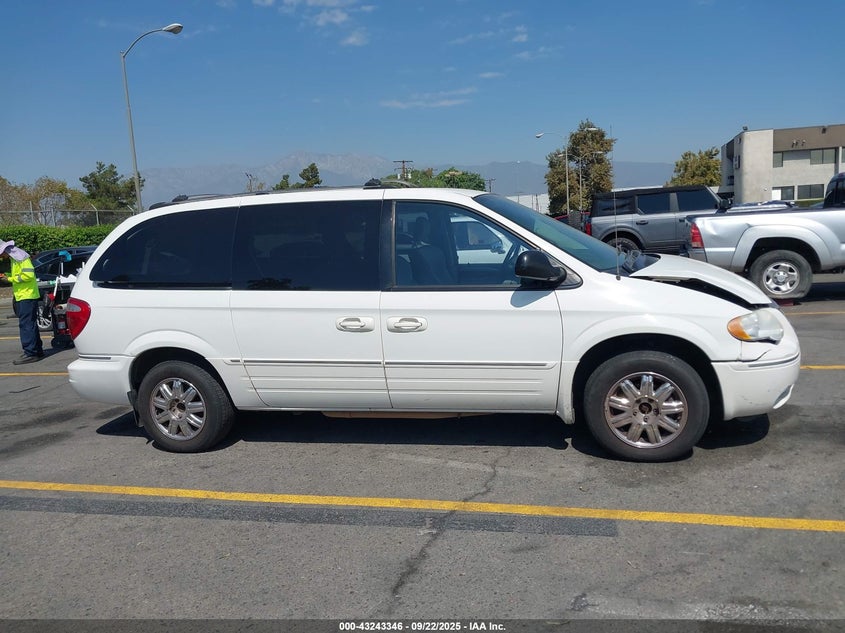 2C8GP64L75R261008 2005 CHRYSLER TOWN & COUNTRY photo no. 13