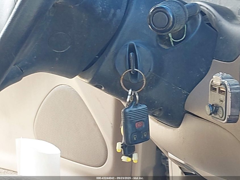 1997 Ford Explorer Eddie Bauer/Limited/Xlt VIN: 1FMDU35P4VUA07123 Lot: 43244043