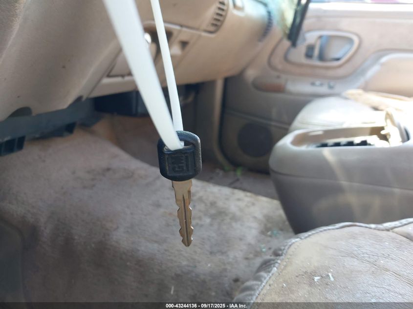 1996 Chevrolet Gmt-400 K2500 VIN: 1GCGK29R8TE141542 Lot: 43244136