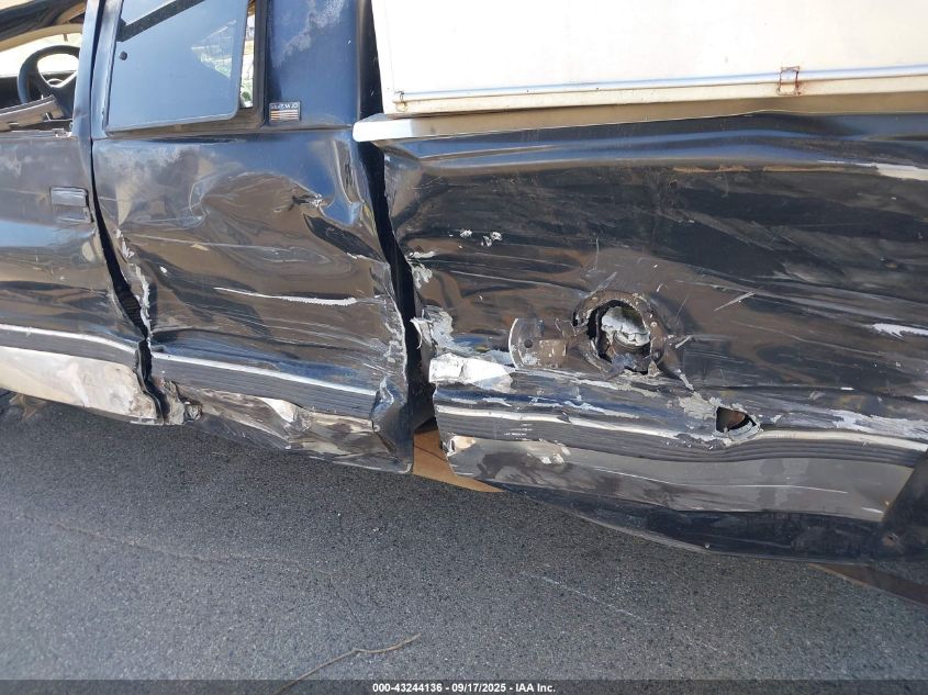 1996 Chevrolet Gmt-400 K2500 VIN: 1GCGK29R8TE141542 Lot: 43244136