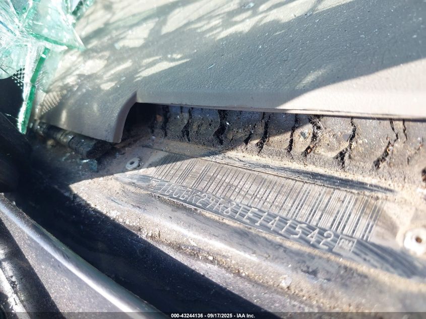 1996 Chevrolet Gmt-400 K2500 VIN: 1GCGK29R8TE141542 Lot: 43244136