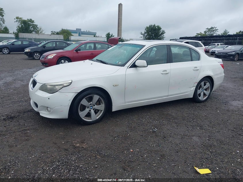 2008 BMW 528Xi white sedan gasoline WBANV13518CZ53943 photo #3