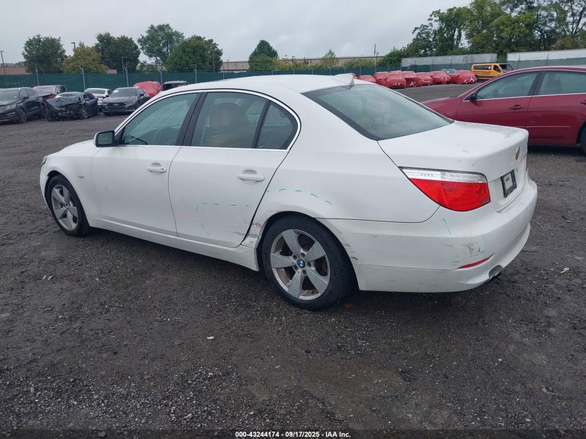 2008 BMW 528Xi white sedan gasoline WBANV13518CZ53943 photo #4
