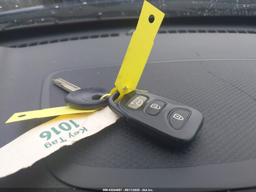 2016 Hyundai Veloster VIN: KMHTC6AD4GU262613 Lot: 43244557