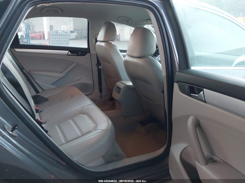 2012 Volkswagen Passat 2.5L Se VIN: 1VWBP7A37CC050383 Lot: 43244632