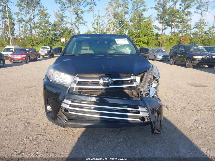 2018 TOYOTA HIGHLANDER LE PLUS - 5TDZZRFH9JS240550