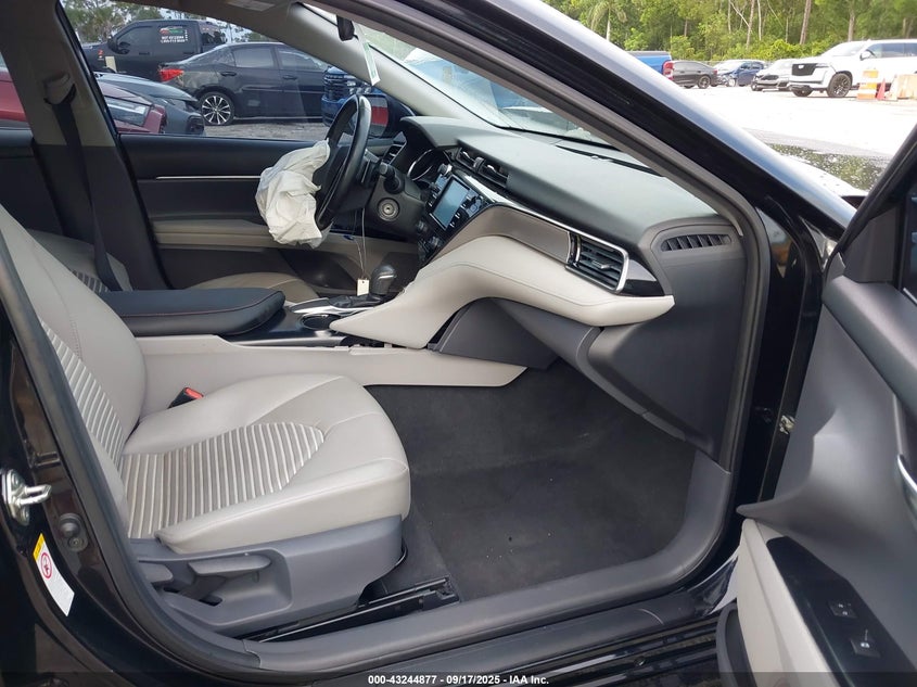 2019 TOYOTA CAMRY SE - 4T1B11HK1KU737295