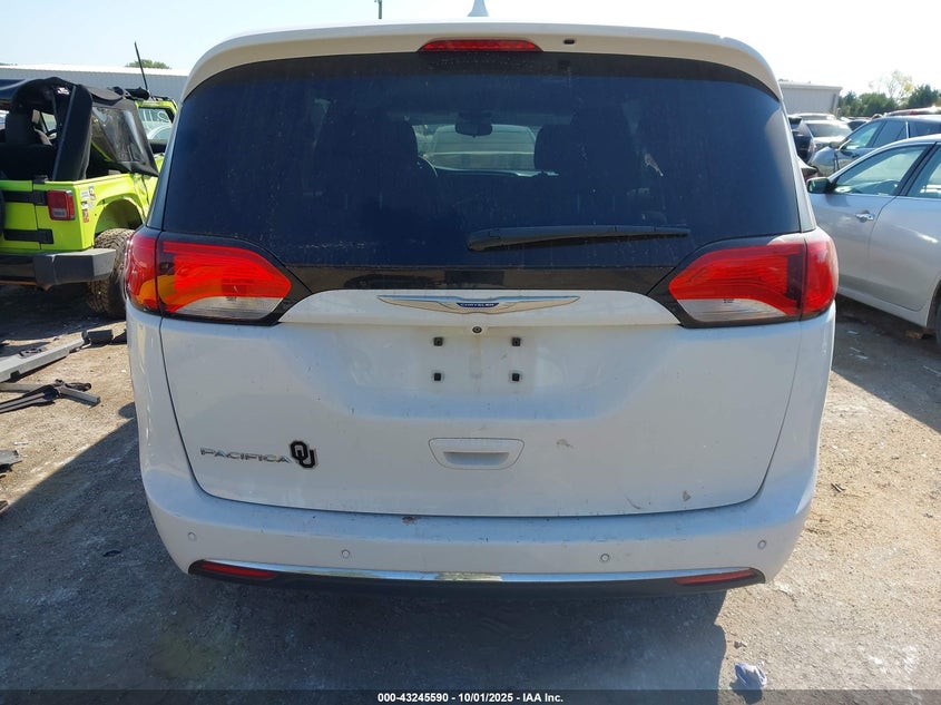 2018 Chrysler Pacifica Touring Plus VIN: 2C4RC1FGXJR260597 Lot: 43245590