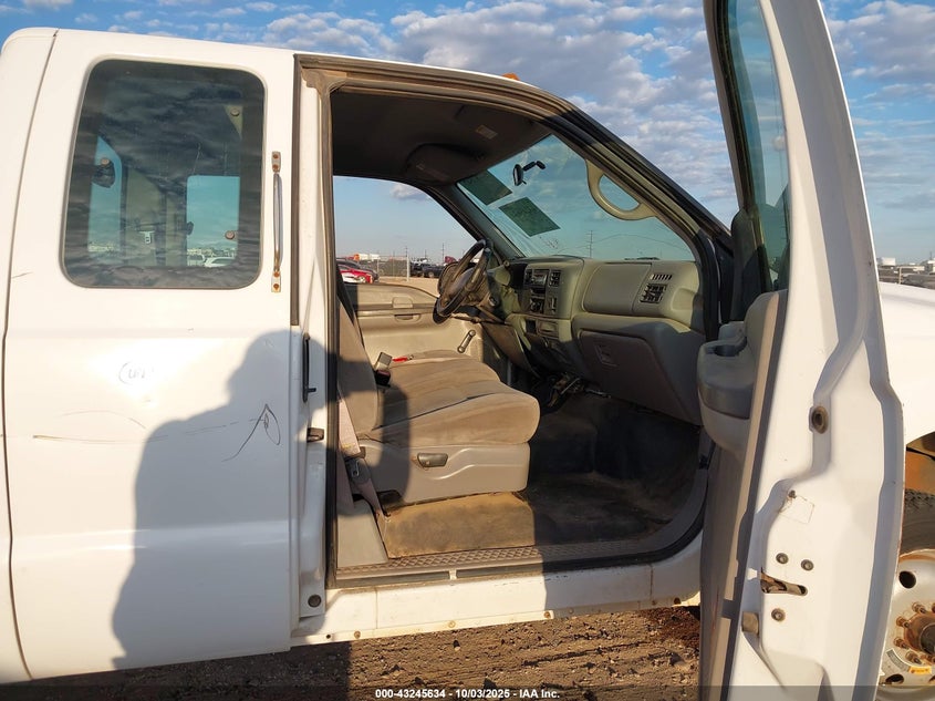 1FTSX31L71EB32093 2001 FORD F350 photo no. 5
