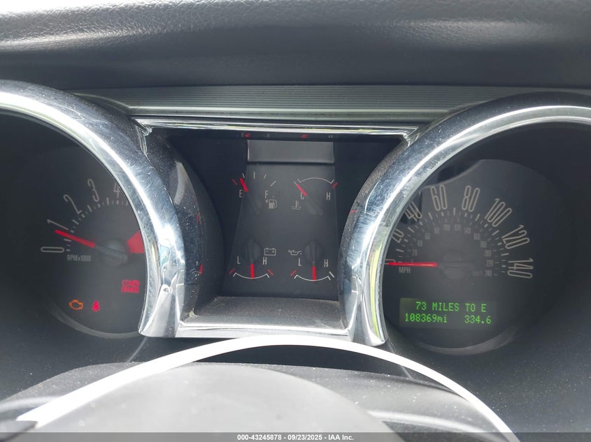 2005 Ford Mustang Gt Deluxe/Gt Premium VIN: 1ZVHT82H655124101 Lot: 43245878