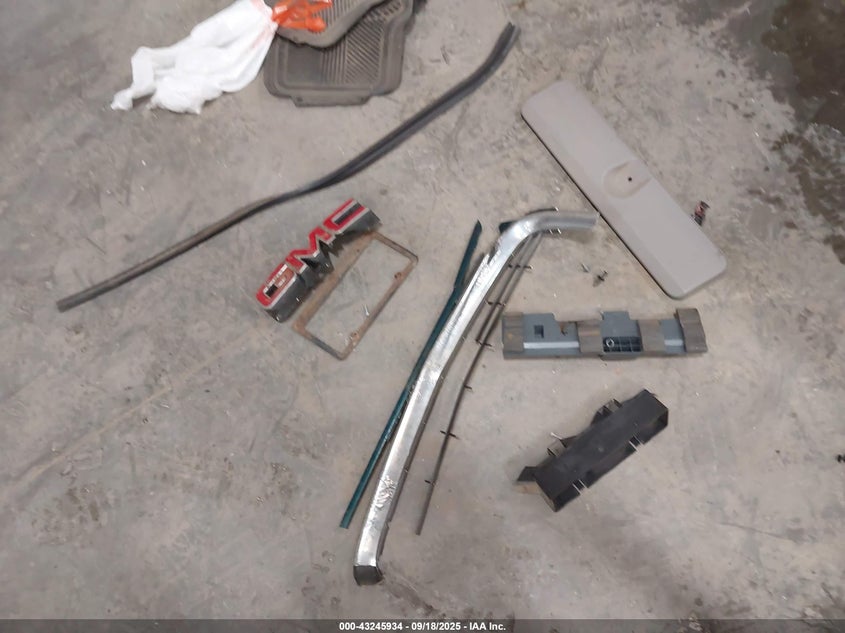 1996 GMC Sierra C1500 VIN: 1GTEC14M2TZ528378 Lot: 43245934