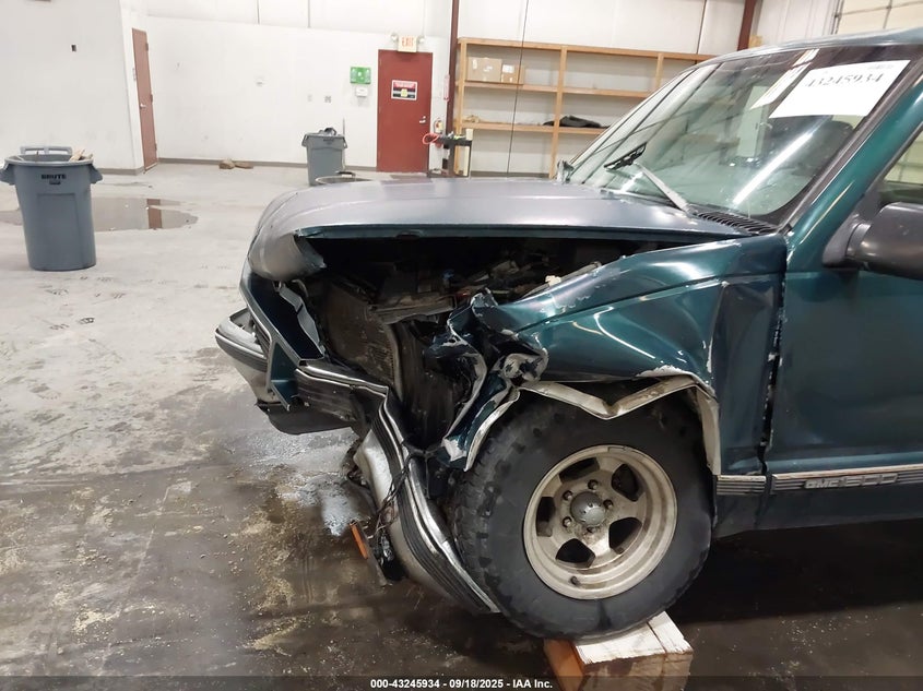 1996 GMC Sierra C1500 VIN: 1GTEC14M2TZ528378 Lot: 43245934