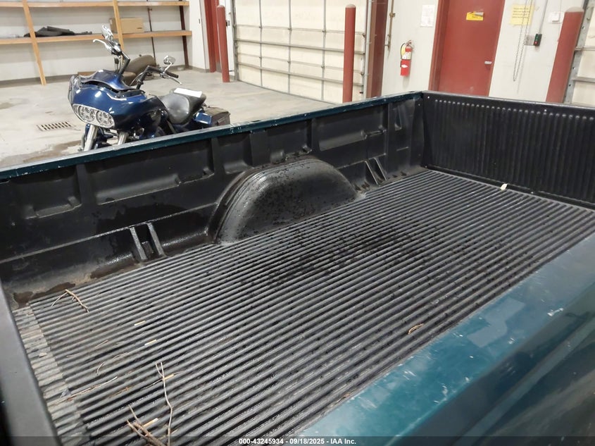 1996 GMC Sierra C1500 VIN: 1GTEC14M2TZ528378 Lot: 43245934