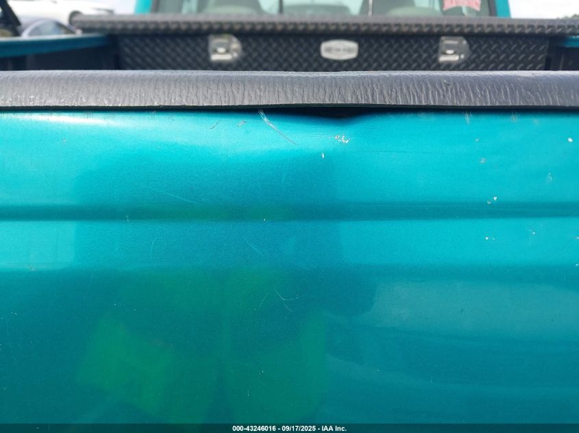 1996 Chevrolet Gmt-400 K1500 VIN: 2GCEK19R5T1152890 Lot: 43246016