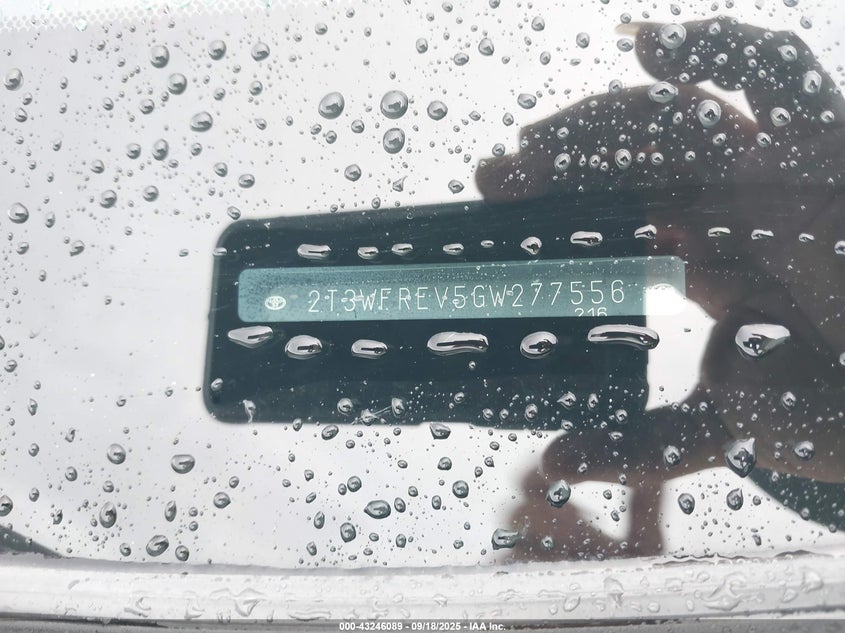 2016 TOYOTA RAV4 XLE - 2T3WFREV5GW277556