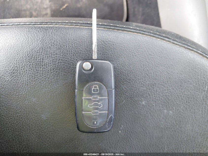 2000 Volkswagen New Beetle Gls VIN: 3VWCC21C7YM481945 Lot: 43246421