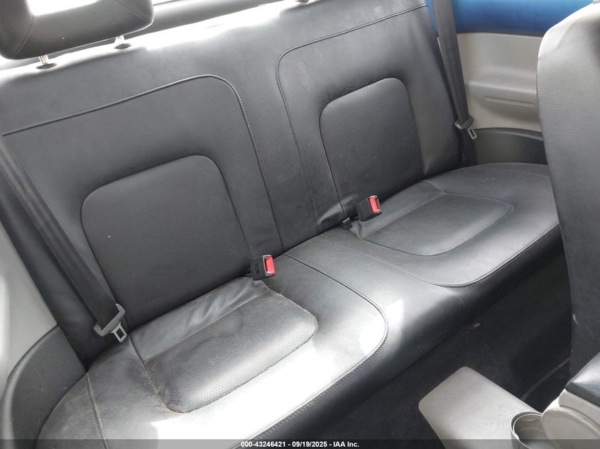 2000 Volkswagen New Beetle Gls VIN: 3VWCC21C7YM481945 Lot: 43246421