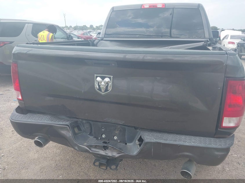 2017 Ram 1500 Express 4X2 5'7 Box VIN: 3C6RR6KTXHG532782 Lot: 43247202