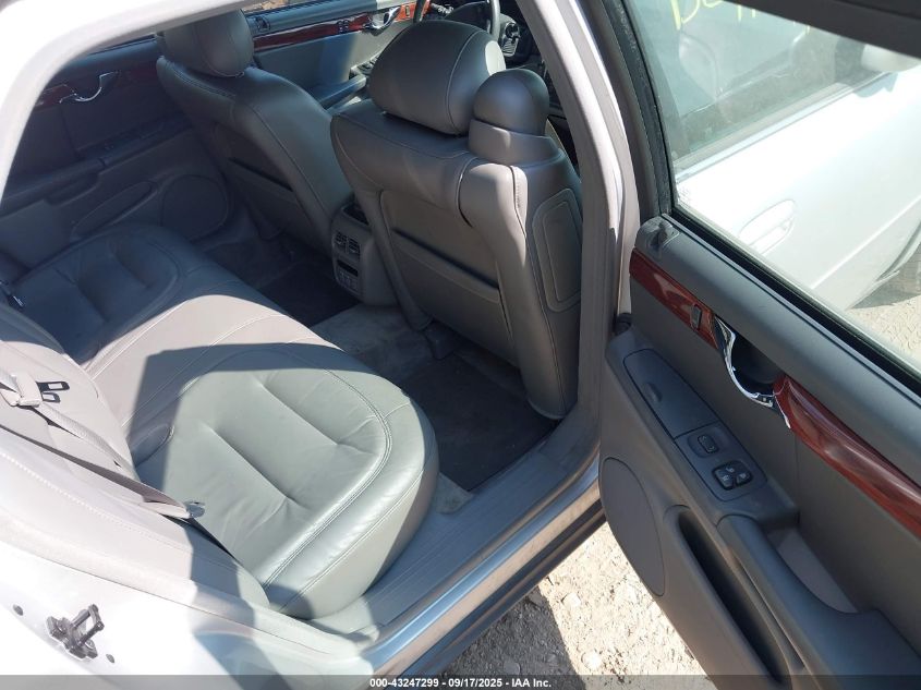 2003 Cadillac Deville Standard VIN: 1G6KD54Y93U260116 Lot: 43247299