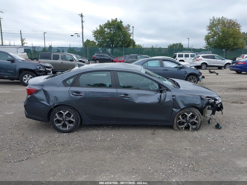 2021 Kia Forte Lxs VIN: 3KPF24AD9ME333520 Lot: 43247305