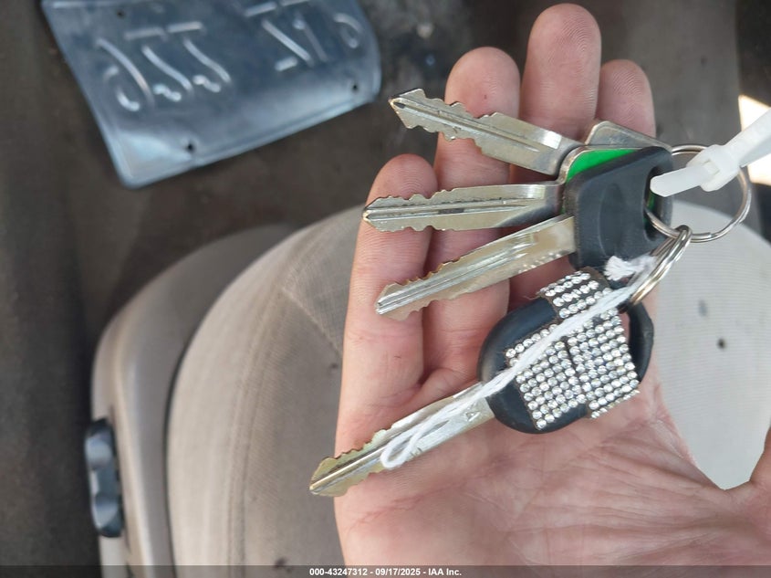 2002 Mercury Sable Gs VIN: 1MEFM50U22G633512 Lot: 43247312