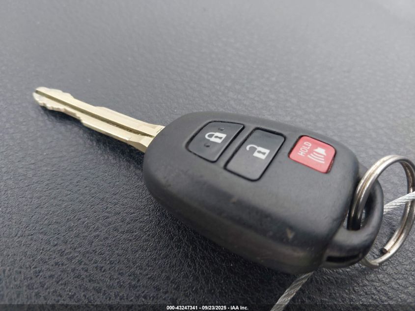 2017 Toyota Rav4 Le VIN: JTMZFREV4HJ137138 Lot: 43247341