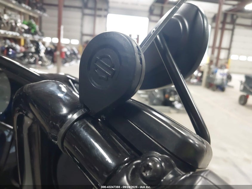 2019 HARLEY-DAVIDSON FLHXS - 1HD1KRP12KB666753