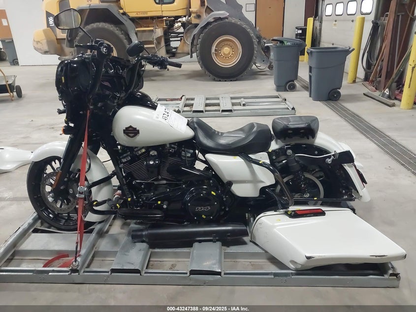 2019 HARLEY-DAVIDSON FLHXS - 1HD1KRP12KB666753