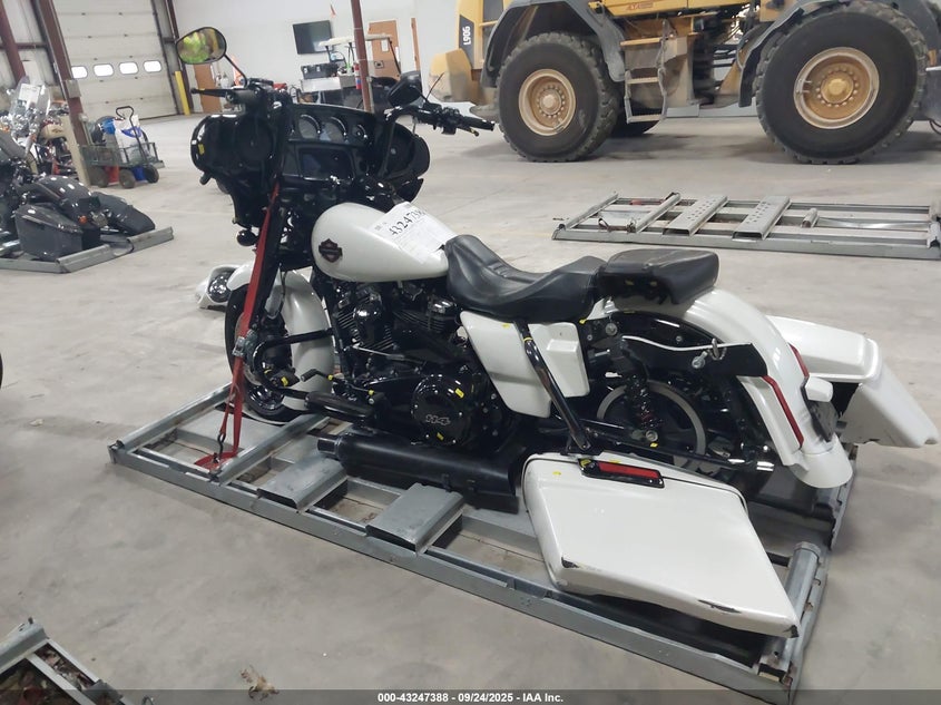 2019 HARLEY-DAVIDSON FLHXS - 1HD1KRP12KB666753