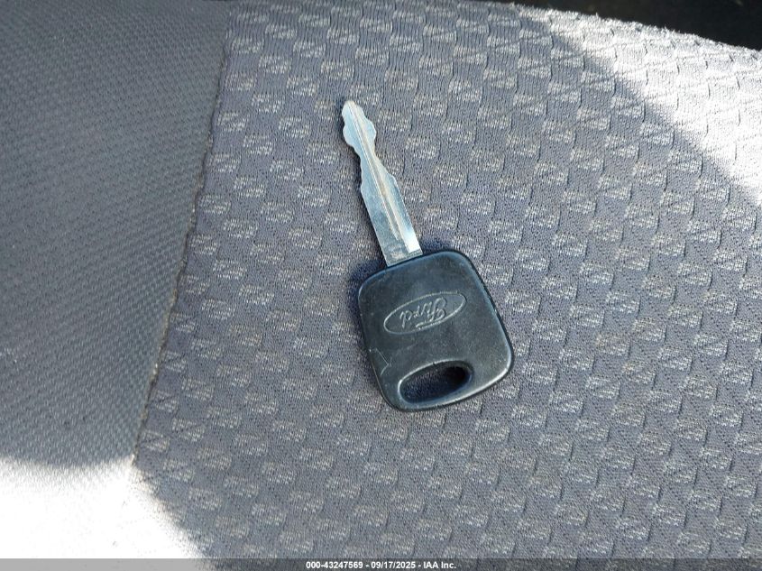 2005 Ford Focus Zx5 VIN: 3FAFP37NX5R122015 Lot: 43247569