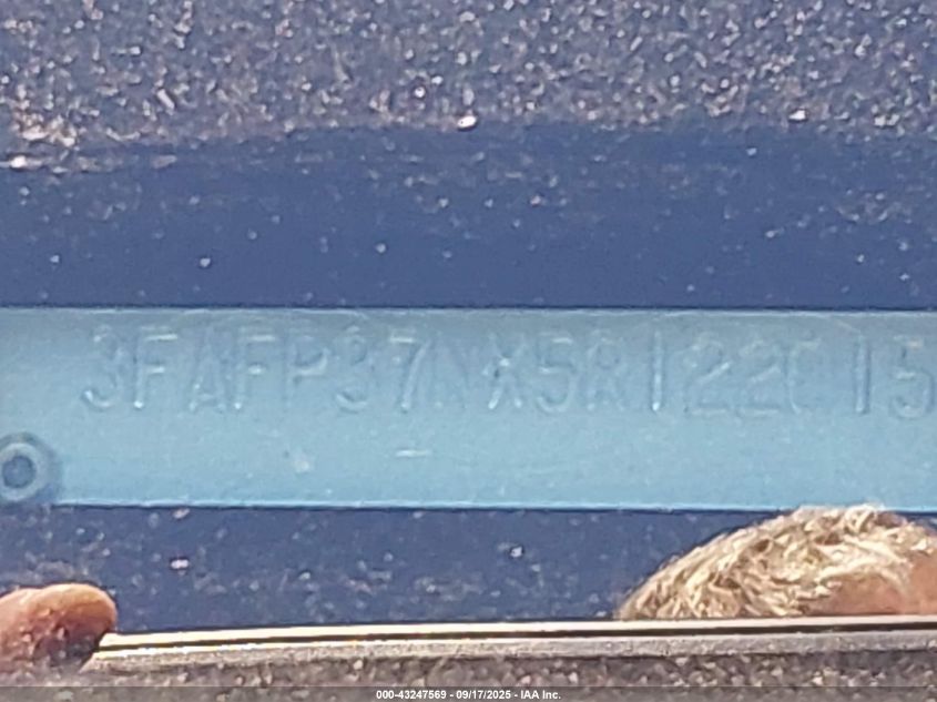 2005 Ford Focus Zx5 VIN: 3FAFP37NX5R122015 Lot: 43247569