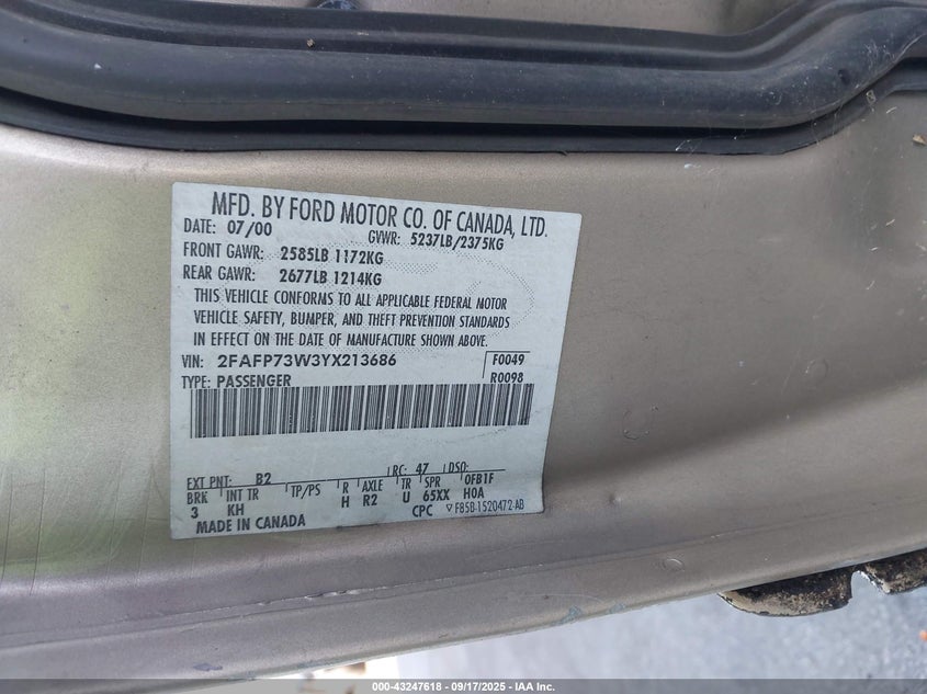 2000 Ford Crown Victoria VIN: 2FAFP73W3YX213686 Lot: 43247618