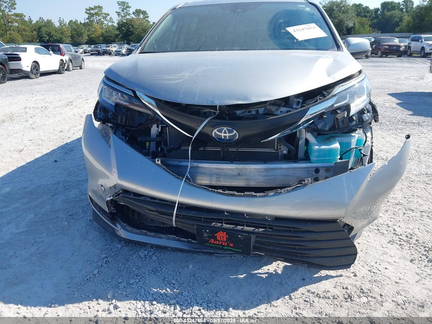 2022 TOYOTA SIENNA XLE - 5TDJRKEC9NS127830