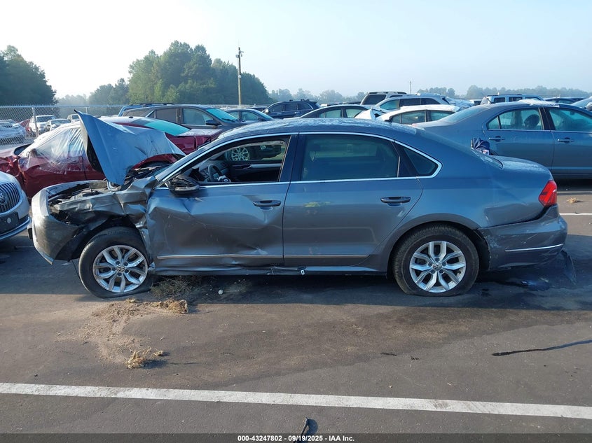 2017 Volkswagen Passat 1.8T S VIN: 1VWAT7A34HC019686 Lot: 43247802