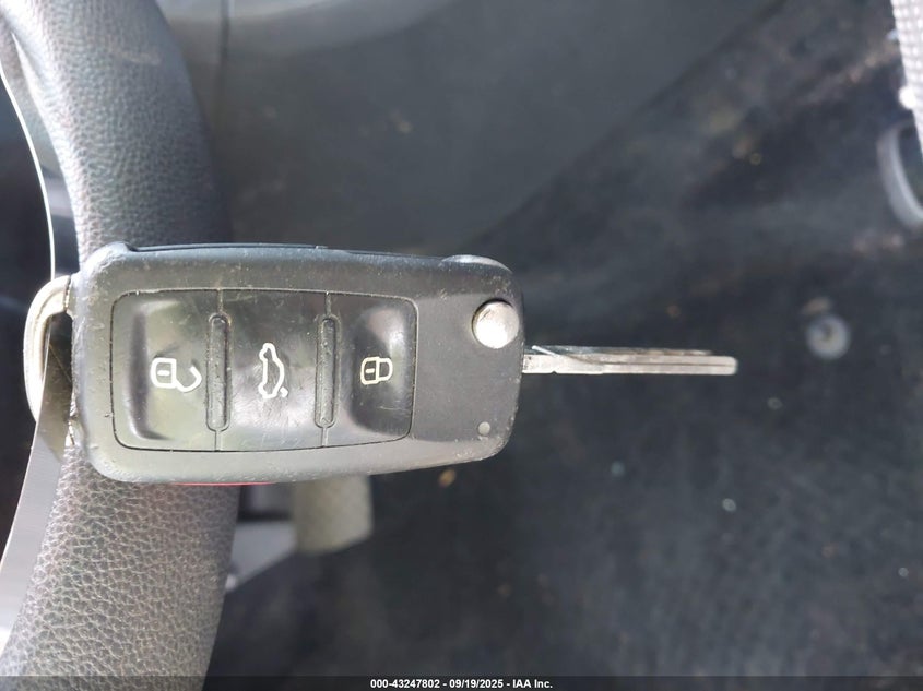 2017 Volkswagen Passat 1.8T S VIN: 1VWAT7A34HC019686 Lot: 43247802