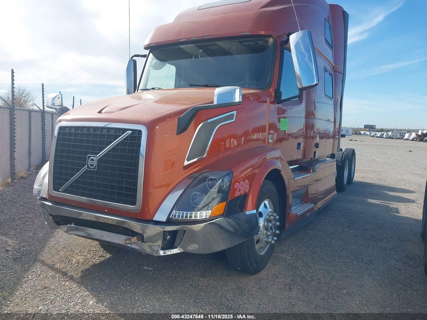 4V4NC9EH0JN893926 2018 VOLVO  photo no. 2