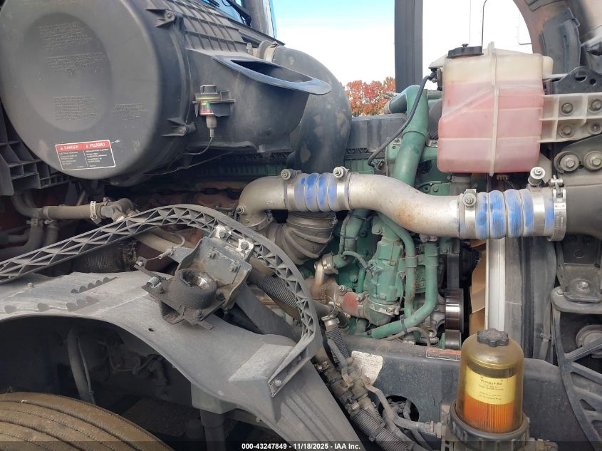 2018 Volvo Vnl VIN: 4V4NC9EH0JN893926 Lot: 43247849