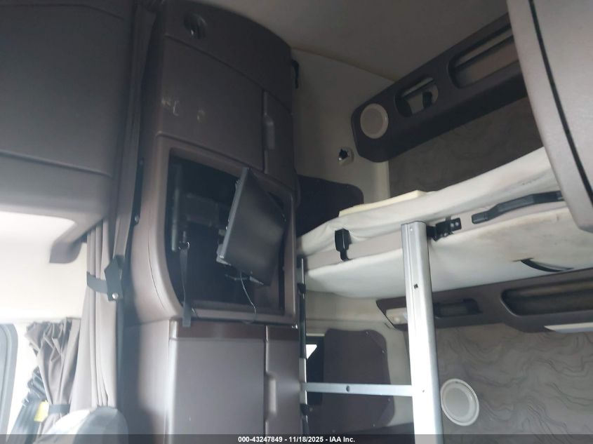 2018 Volvo Vnl VIN: 4V4NC9EH0JN893926 Lot: 43247849