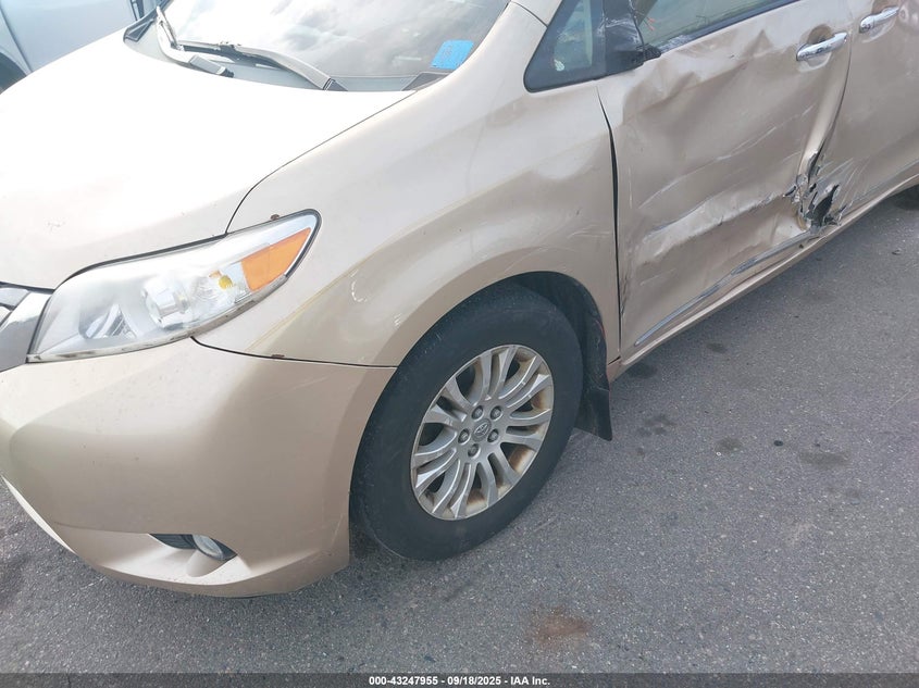 2011 Toyota Sienna Xle V6 VIN: 5TDYK3DC2BS122538 Lot: 43247955