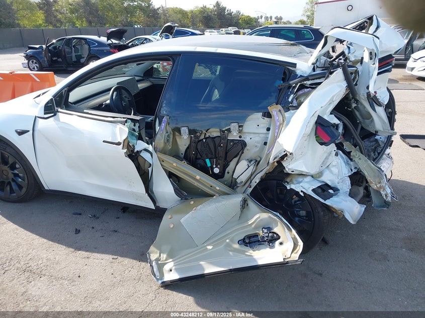7SAYGDEE7PF586382 2023 TESLA MODEL Y photo no. 19