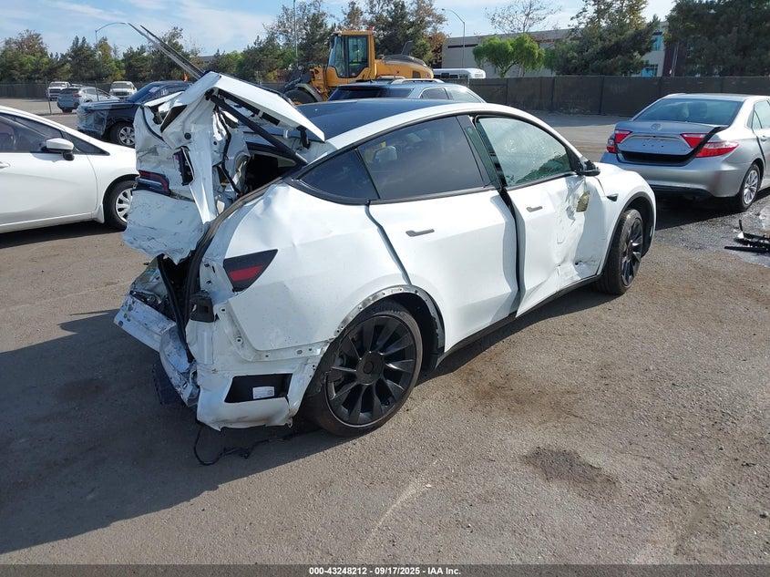 7SAYGDEE7PF586382 2023 TESLA MODEL Y photo no. 4