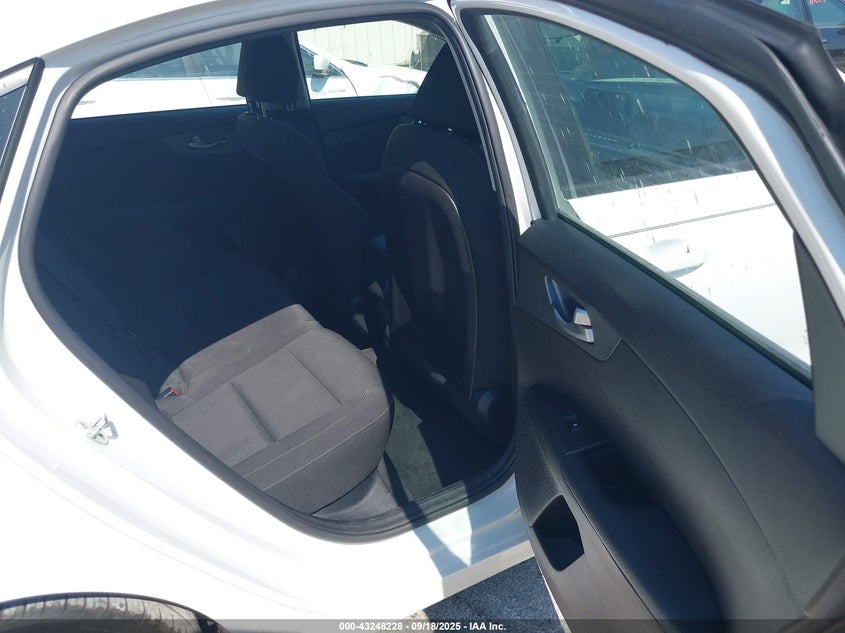 2021 Kia Forte Lxs VIN: 3KPF24AD1ME409117 Lot: 43248228