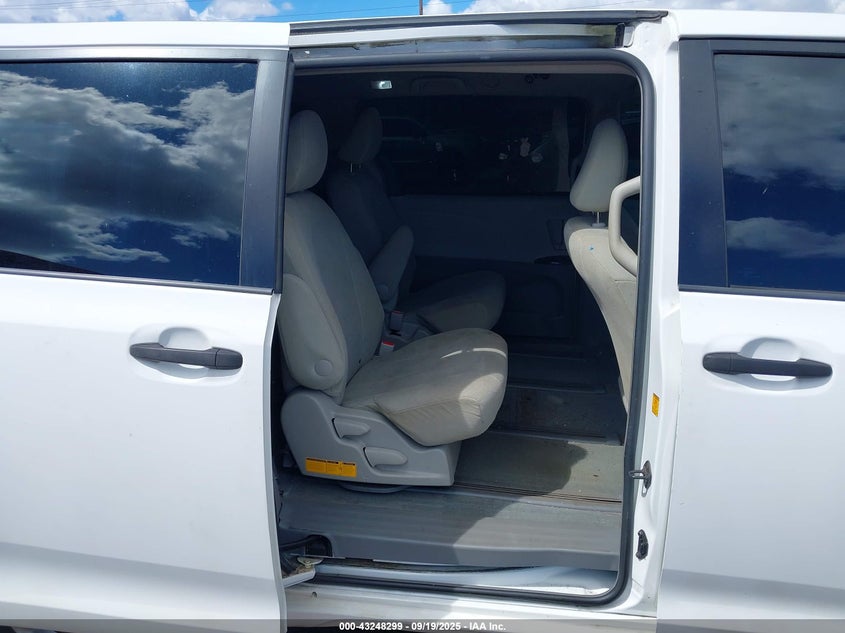 2011 Toyota Sienna Base V6 VIN: 5TDZK3DC5BS164903 Lot: 43248299