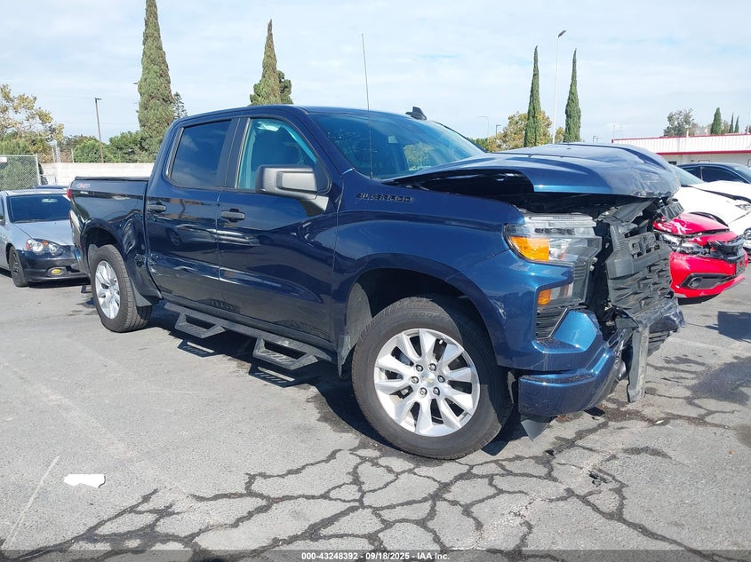 2022 CHEVROLET SILVERADO 1500 4WD  SHORT BED CUSTOM - 3GCPDBEK3NG529454