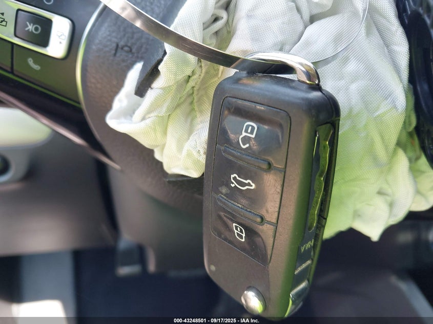 2015 VOLKSWAGEN JETTA 1.8T SE 3VWD07AJ9FM228812