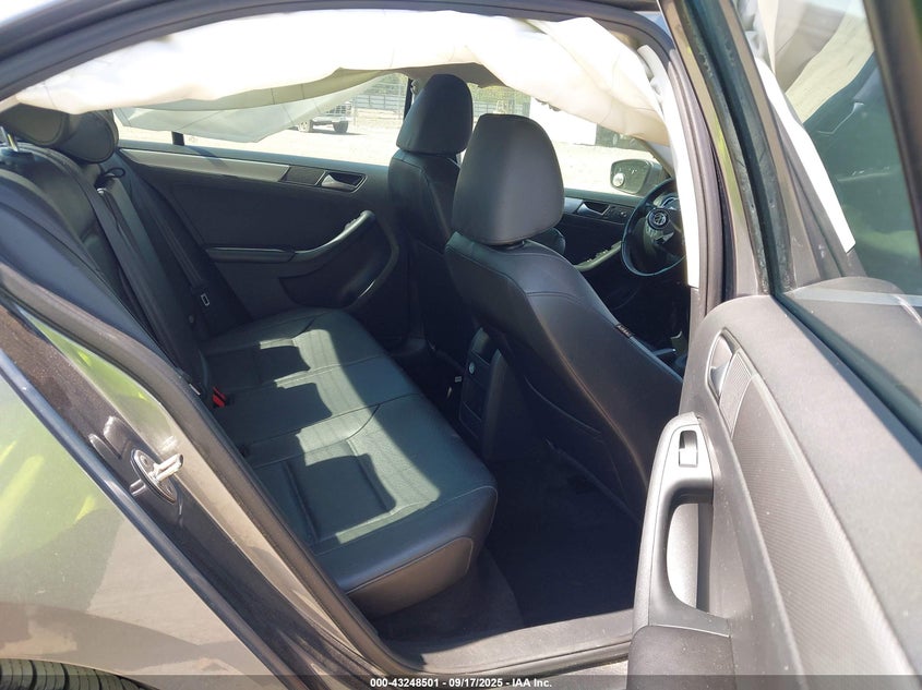 2015 VOLKSWAGEN JETTA 1.8T SE 3VWD07AJ9FM228812