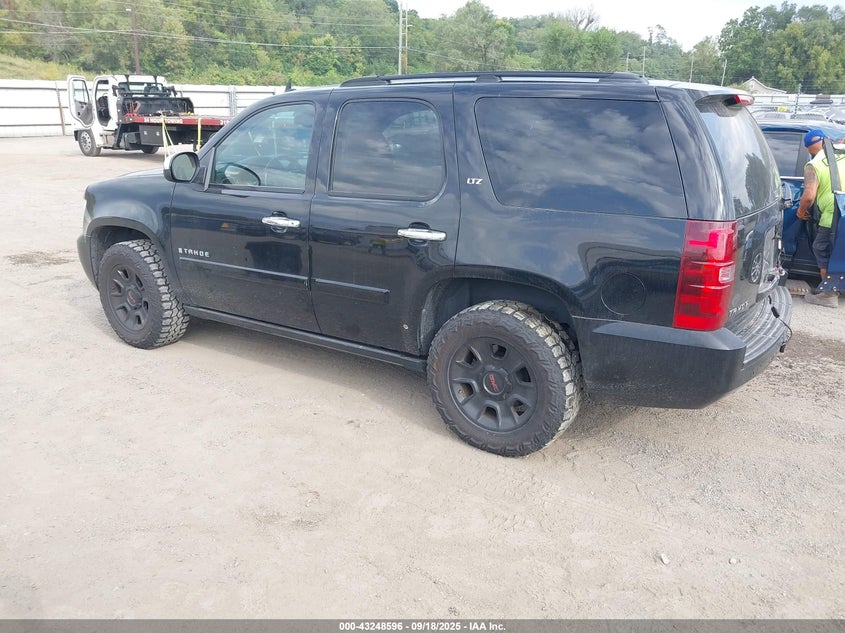 1GNFK13057R321065 2007 CHEVROLET TAHOE photo no. 3